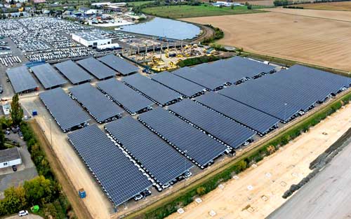 Solarpark aus der Vogelperspektive